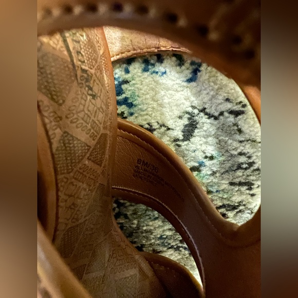 Woman’s Lucky Brand Wedges - Picture 4 of 4